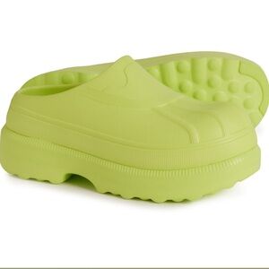 Sorel Caribou Clogs Tippet color bright green US Size 9 basically new